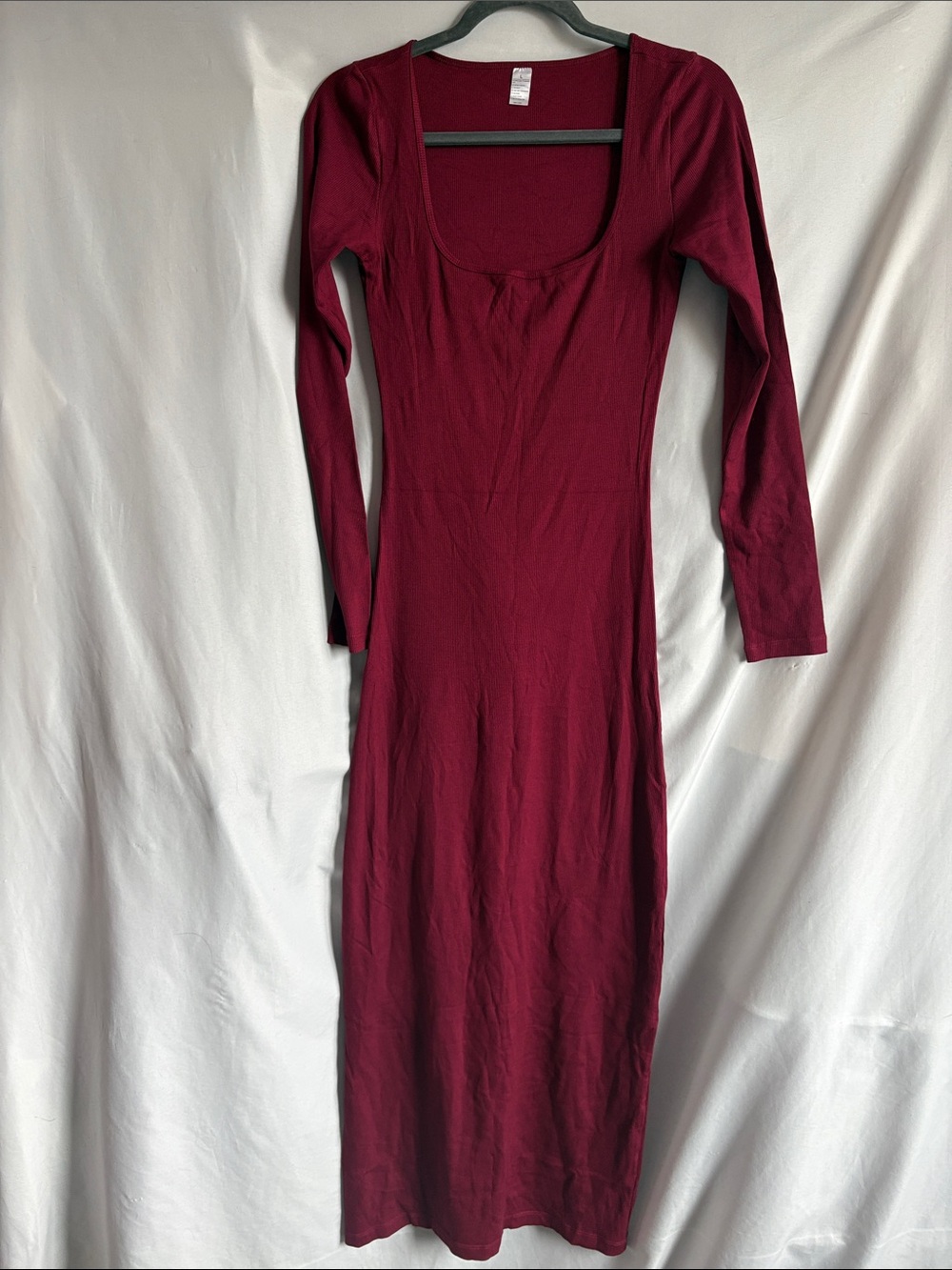 Long Sleeve Scoop Neck Maxi Dress in Burgundy